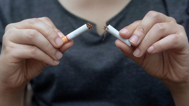 Nam giới muốn không bị hói đầu né xa thuốc lá